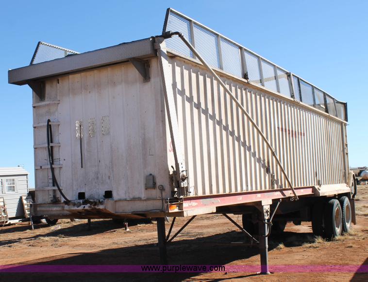 image for item H1660 2006 Parma silage trailer