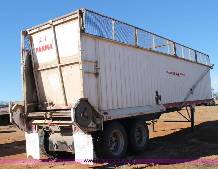 image for item H1660 2006 Parma silage trailer