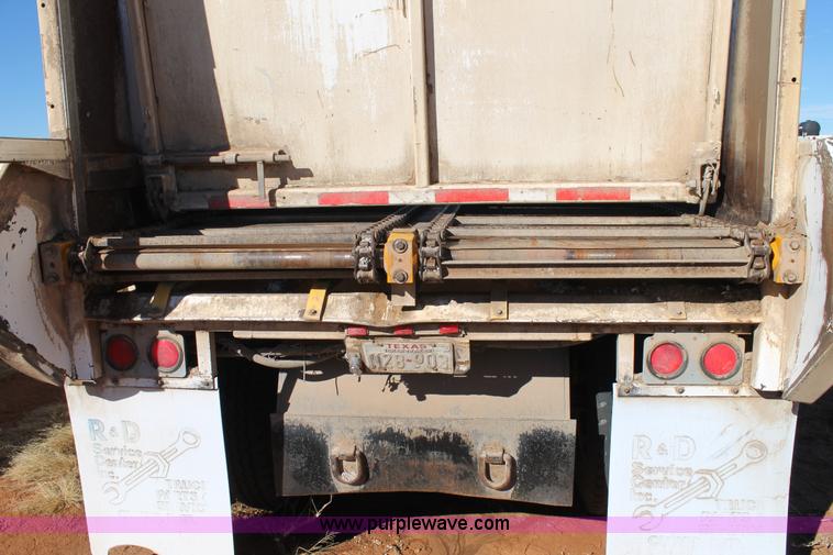 image for item H1660 2006 Parma silage trailer