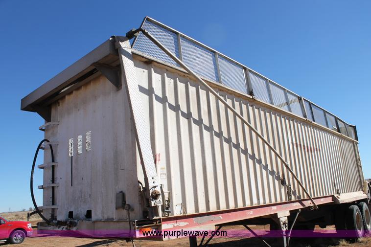 image for item H1660 2006 Parma silage trailer