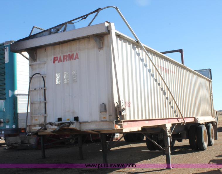 image for item H1661 2007 Parma silage trailer