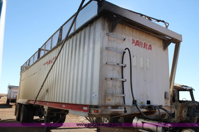 image for item H1661 2007 Parma silage trailer