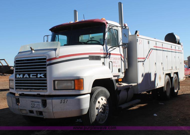 image for item H1663 1996 Mack CH613 service truck