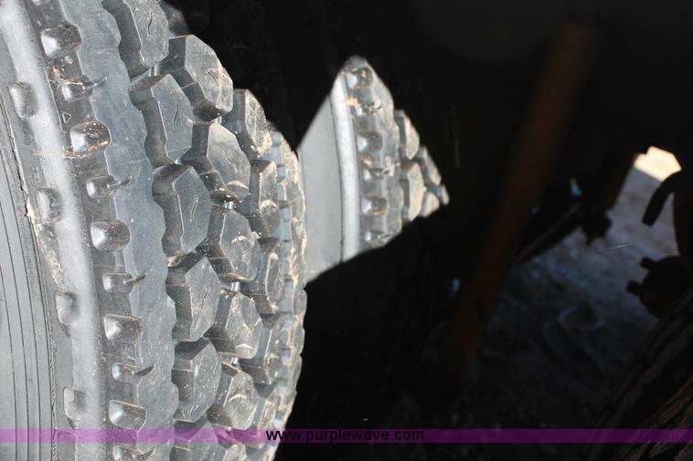 image for item H1663 1996 Mack CH613 service truck