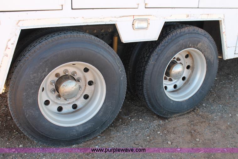 image for item H1663 1996 Mack CH613 service truck