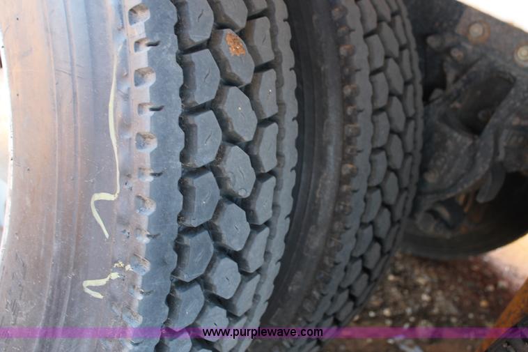 image for item H1663 1996 Mack CH613 service truck