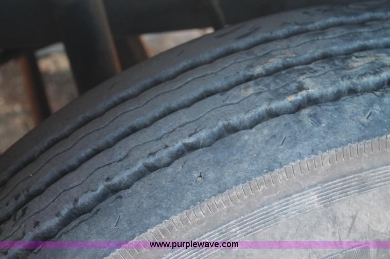 image for item H1663 1996 Mack CH613 service truck