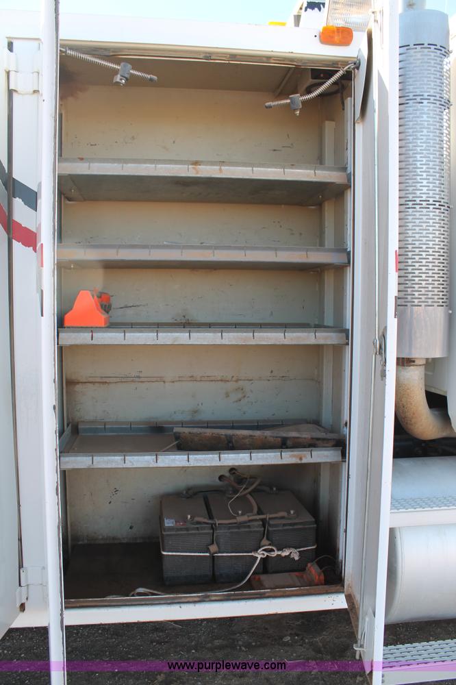 image for item H1663 1996 Mack CH613 service truck