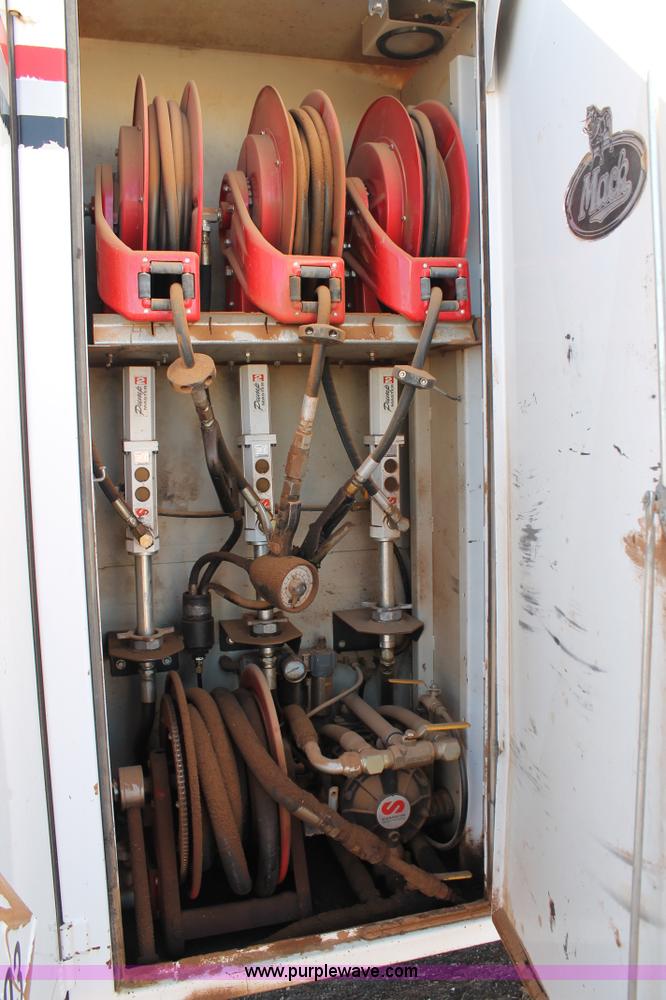 image for item H1663 1996 Mack CH613 service truck