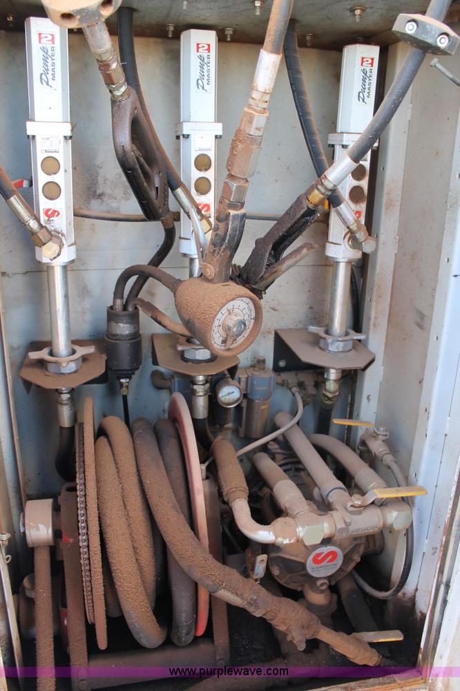 image for item H1663 1996 Mack CH613 service truck