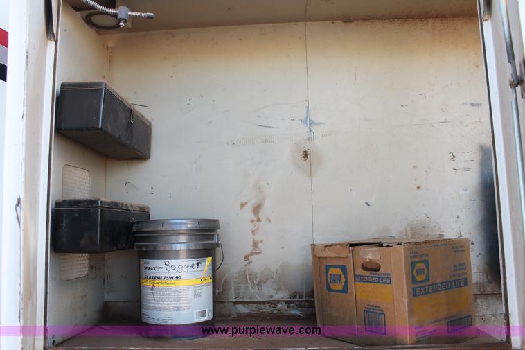 image for item H1663 1996 Mack CH613 service truck