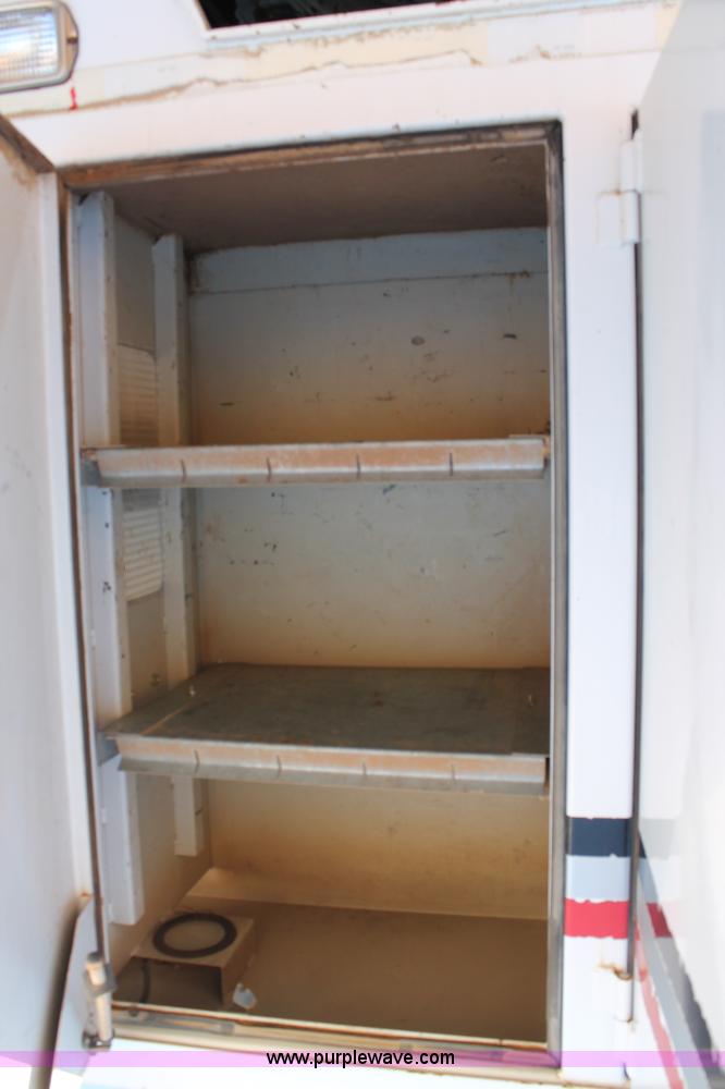 image for item H1663 1996 Mack CH613 service truck