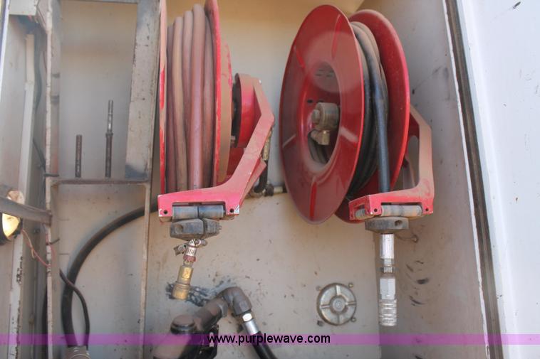 image for item H1663 1996 Mack CH613 service truck