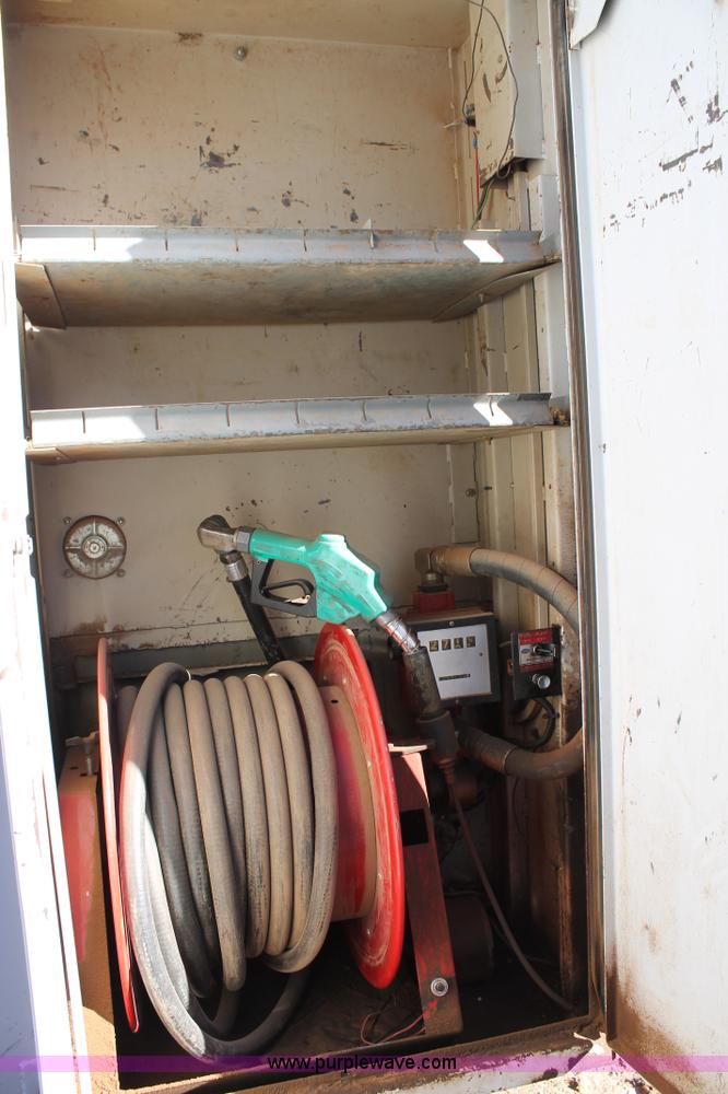 image for item H1663 1996 Mack CH613 service truck