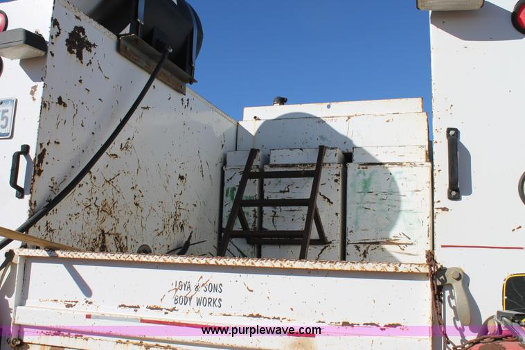 image for item H1663 1996 Mack CH613 service truck