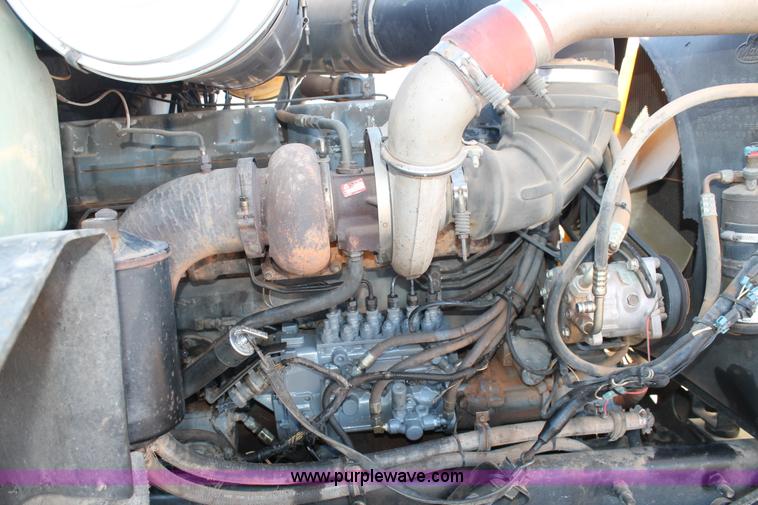 image for item H1663 1996 Mack CH613 service truck