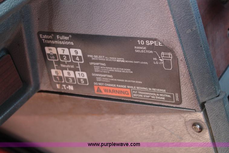 image for item H1663 1996 Mack CH613 service truck