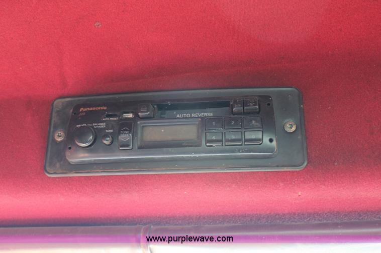 image for item H1663 1996 Mack CH613 service truck