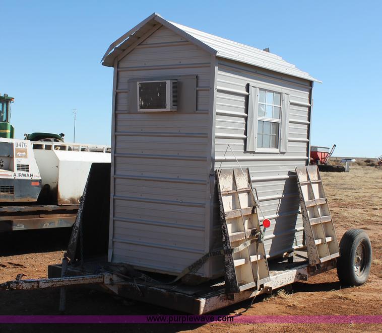 image for item H1664 Portable scale and scale house