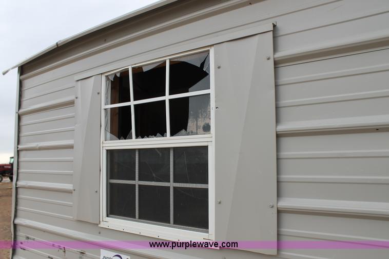 image for item H1664 Portable scale and scale house