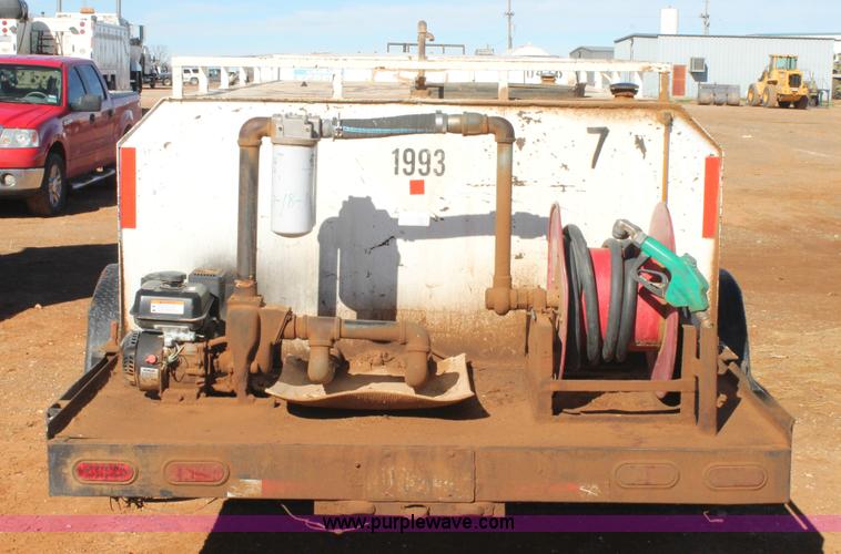 image for item H1665 2000 Michaels 20' tandem axle trailer