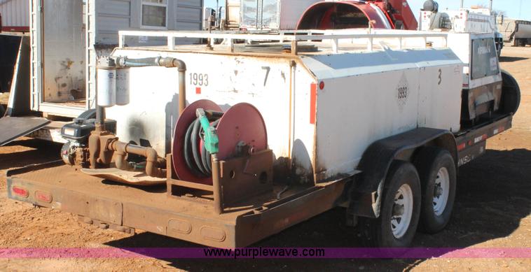 image for item H1665 2000 Michaels 20' tandem axle trailer