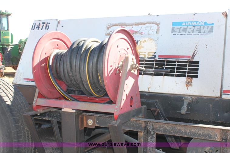 image for item H1665 2000 Michaels 20' tandem axle trailer