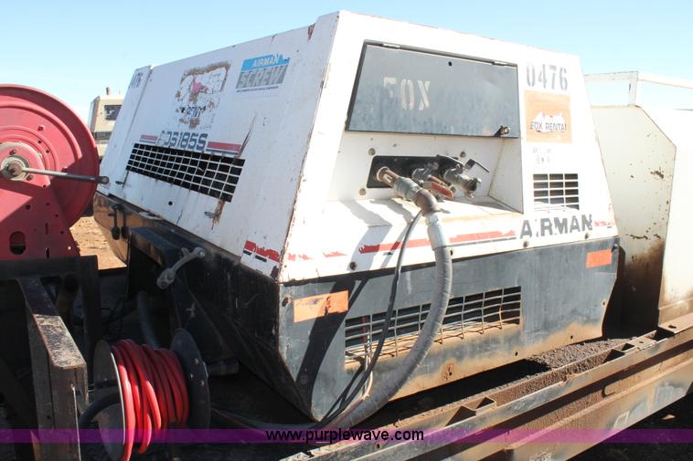 image for item H1665 2000 Michaels 20' tandem axle trailer