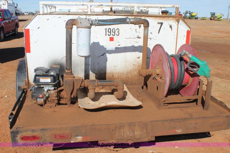 image for item H1665 2000 Michaels 20' tandem axle trailer