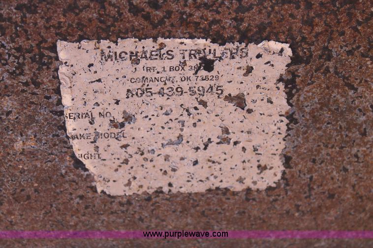 image for item H1665 2000 Michaels 20' tandem axle trailer