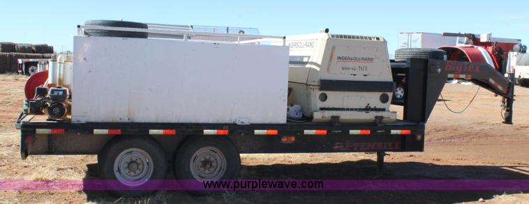 image for item H1666 2000 Big Tex gooseneck service trailer