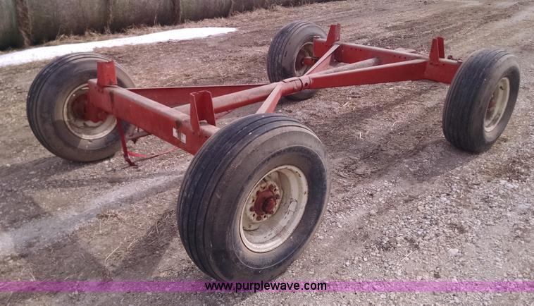 image for item AW9027 Grain cart running gear