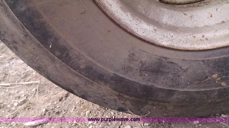 image for item AW9027 Grain cart running gear