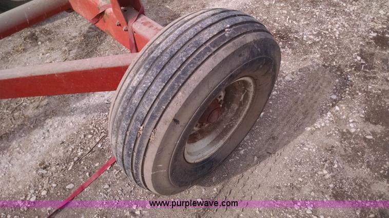 image for item AW9027 Grain cart running gear