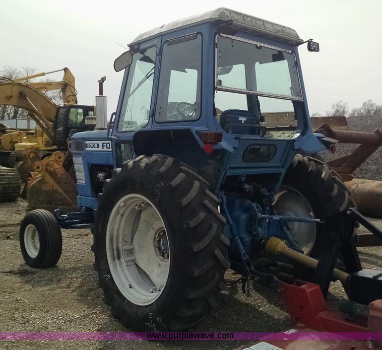 image for item AW9028 Ford 6700 tractor