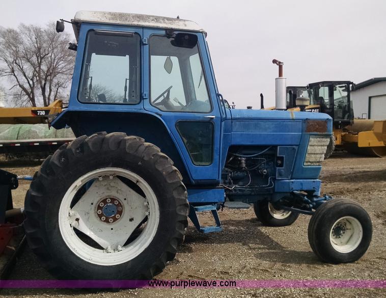 image for item AW9028 Ford 6700 tractor