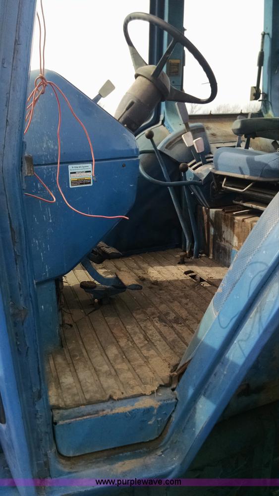 image for item AW9028 Ford 6700 tractor