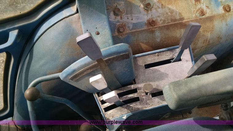 image for item AW9028 Ford 6700 tractor