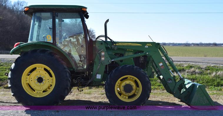 image for item BA9891 2011 John Deere 5093E MFWD tractor