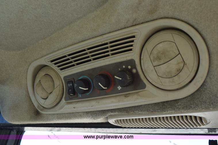 image for item BA9891 2011 John Deere 5093E MFWD tractor