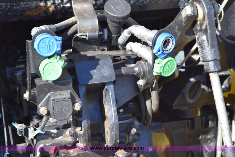 image for item BA9891 2011 John Deere 5093E MFWD tractor