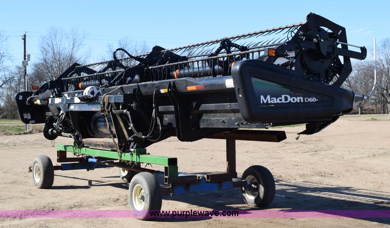 image for item BA9892 2009 MacDon D60 header