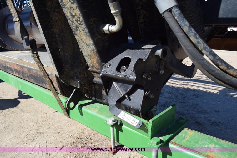 image for item BA9892 2009 MacDon D60 header