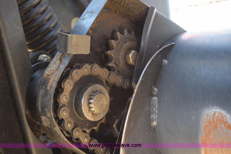 image for item BA9892 2009 MacDon D60 header