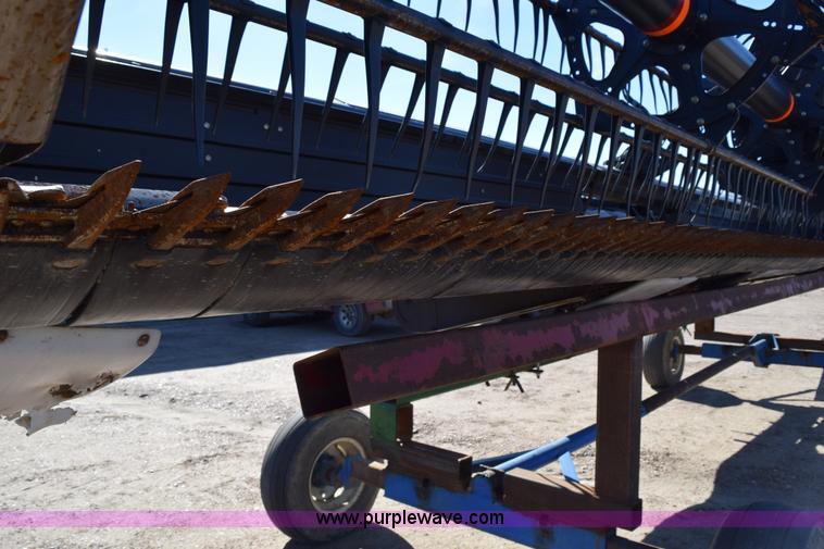 image for item BA9892 2009 MacDon D60 header