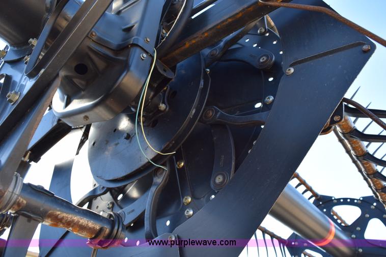 image for item BA9892 2009 MacDon D60 header