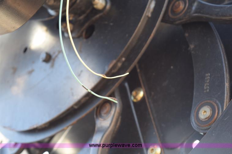 image for item BA9892 2009 MacDon D60 header