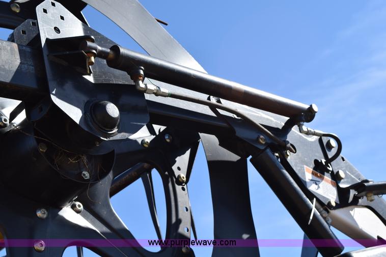 image for item BA9892 2009 MacDon D60 header