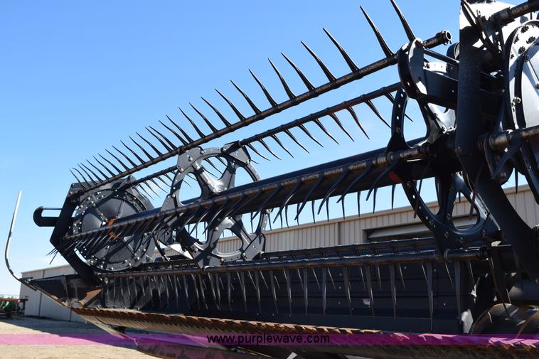 image for item BA9892 2009 MacDon D60 header