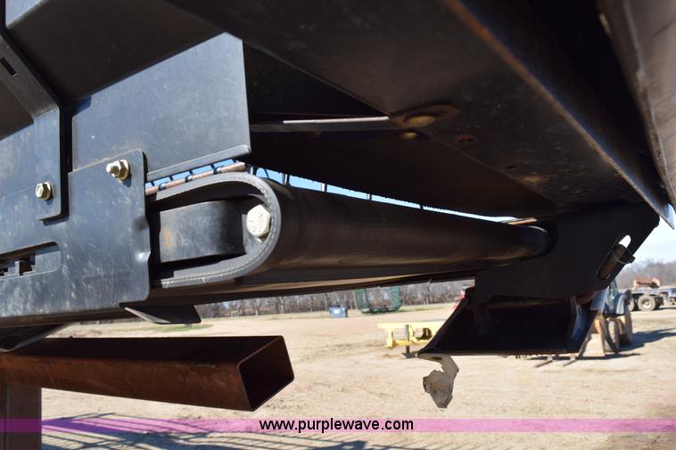 image for item BA9892 2009 MacDon D60 header